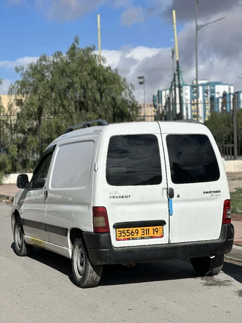 Peugeot Oergin 2011 Partnar