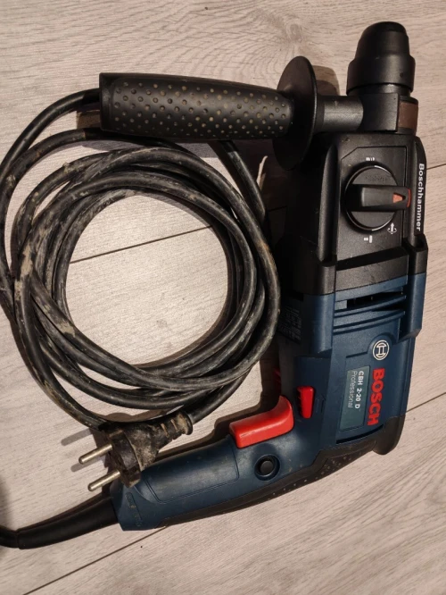 Lot de 2 meuleuse 1 perforateur et ponceuse bosch pro
