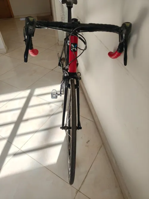 Vélo de route cyclotourisme Btwin triban 520