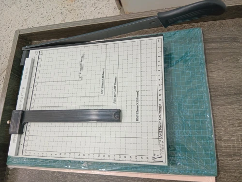 Plastifieuse + Relieuse + Massicot + Planche de découpe
