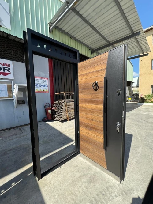 porte blindée extérieur et porte intérieur 