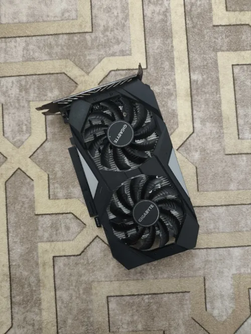 Gigabyte GTX 1650 gddr6 avec boite