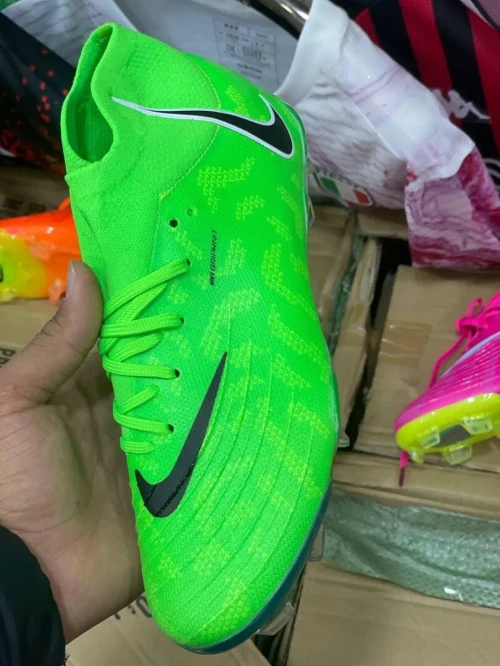 soulier Nike good dispo just (43) blanc