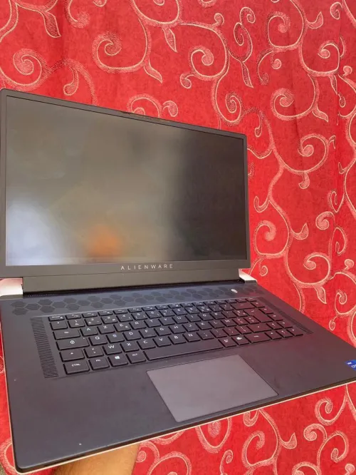Alienware X17 R1