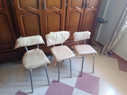 SOMMIER,  chaises , vêtement, chaussures