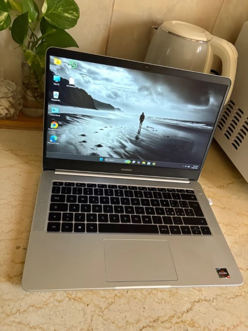 Laptop Huawei matebook D14