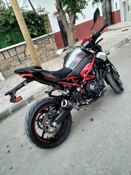 Kawazaki Z900 2025