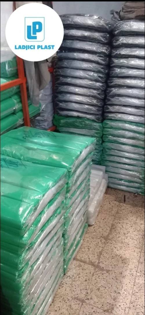 Fabrication des sacs poubelles 