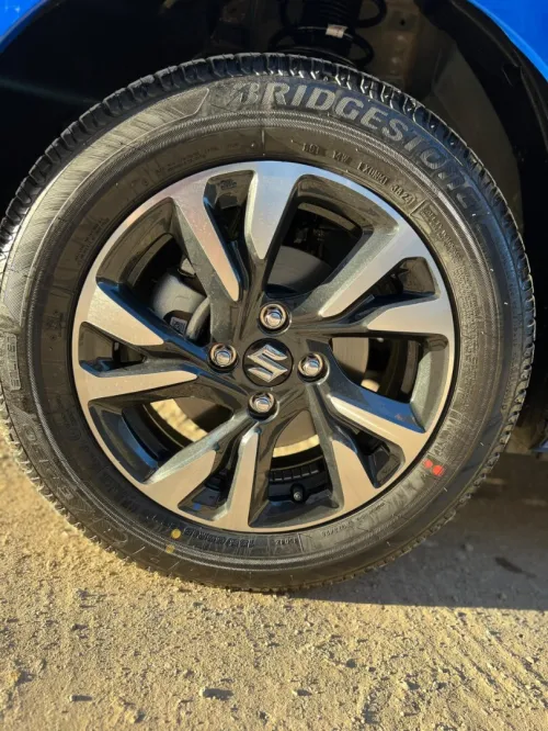 Suzuki Swift 2025 GLX