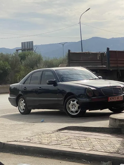 Mercedes Classe E 2002 E220