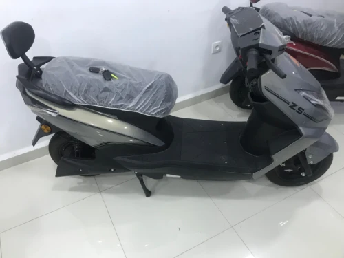 Kimi Kimi 10 2025