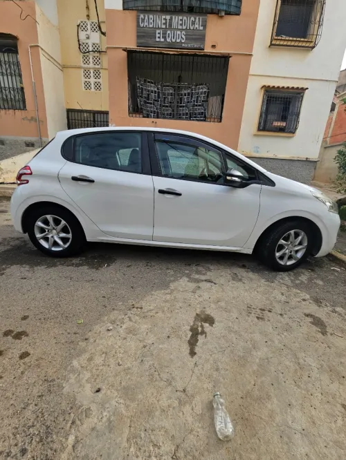 Peugeot 208 2015 208