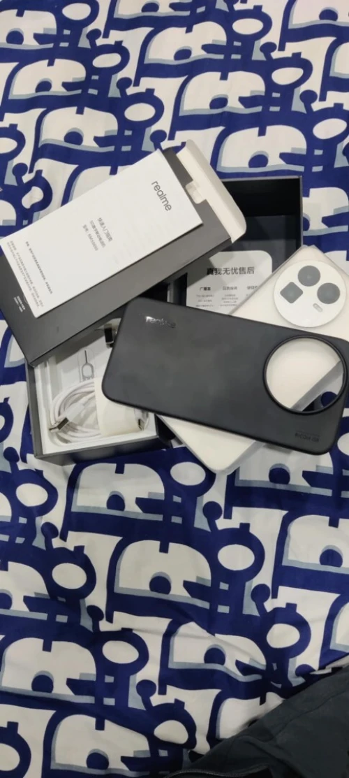 Realme GT 8 Realme GT 8.  16 ram . 512 stockage