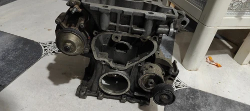 Piece moteur 1.0 vti 208 301 C3