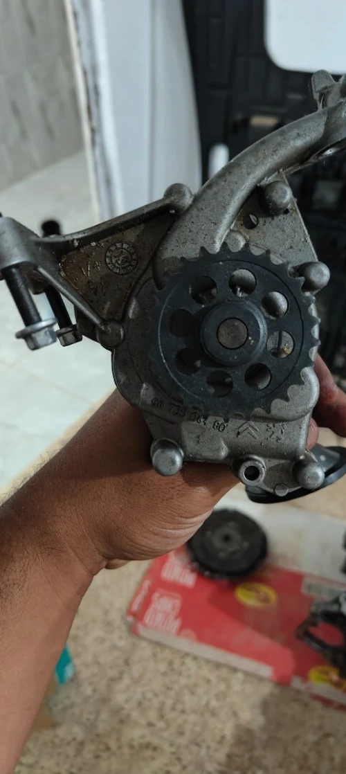 Piece moteur 1.0 vti 208 301 C3