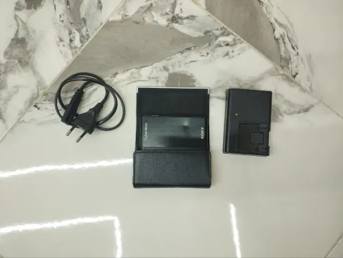 Camera Sony Cyber-shot T77 compact camera 