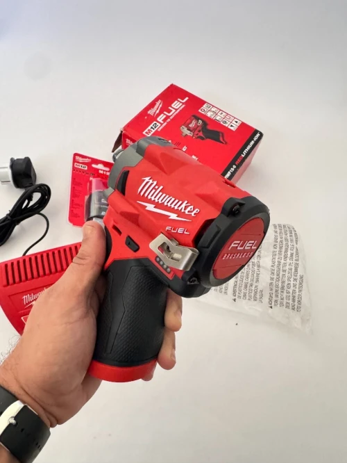 Milwaukee M12 Boulonneuse à chocs 2024 neuf