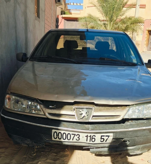 Peugeot Pars 405 neveux 2016 