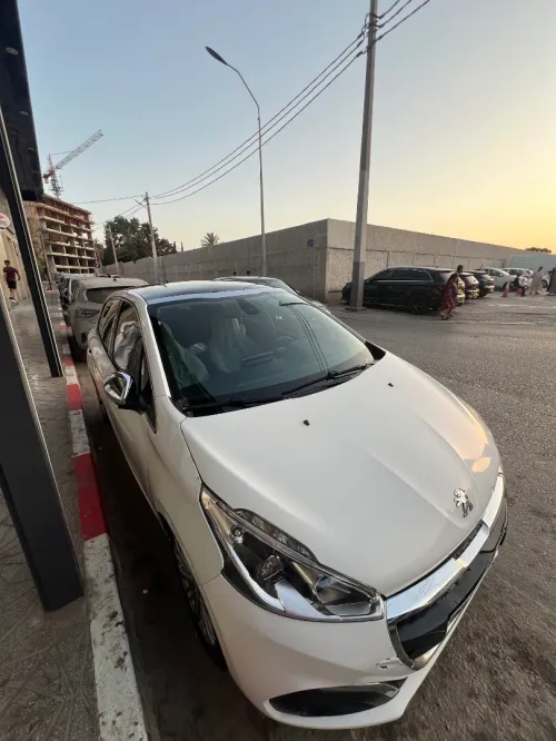 Peugeot 208 2015 Allure Facelift