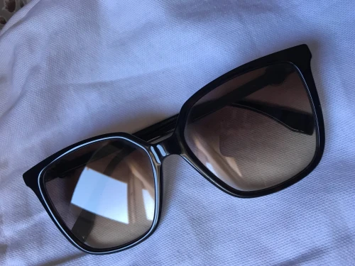 lunette FENDI original