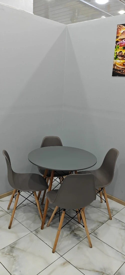 table 4 chaises