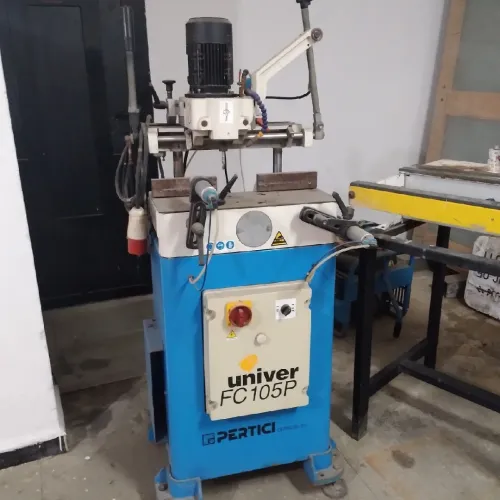 Machine aluminium bois pvc