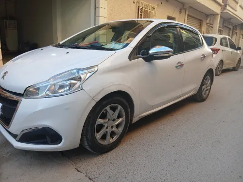 Peugeot 208 2016 Access Facelift