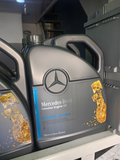 Huile Moteur Mercedes 5W40 Disponible                                                        