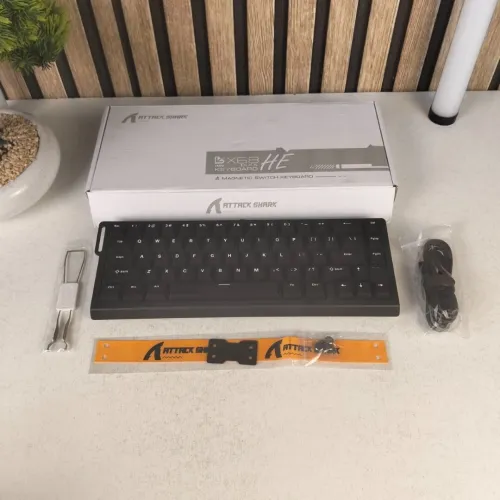 Clavier Gaming Magnétique Compact  60% avec Rapid Trigger