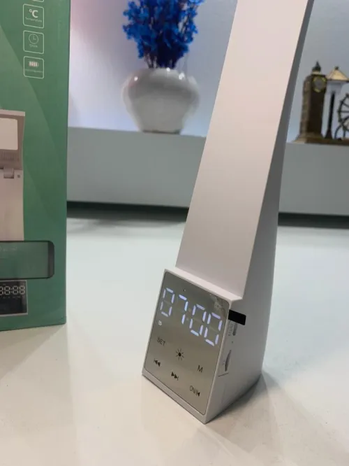 4en1 Lampe de Bureau LED et Haut-Parleur Bluetooth  مصباح مكتب و مكبر صوت
