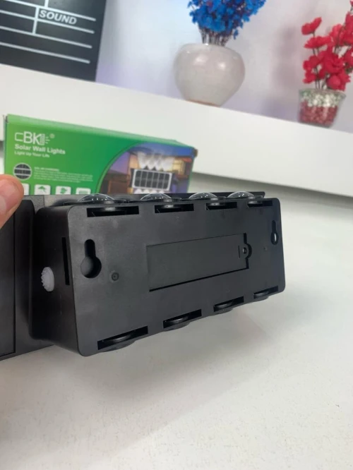 Projecteur Solaire Étanche IP65 pour Jardin et Terrasse 