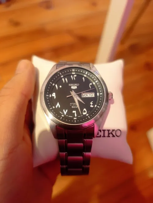 Montre automatique Seiko 5, édition spéciale arabic dial 
