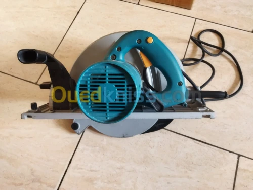 Scie circulaire Makita   5903 R