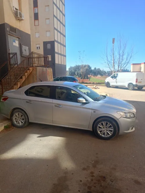 Peugeot 301 2013 Allure