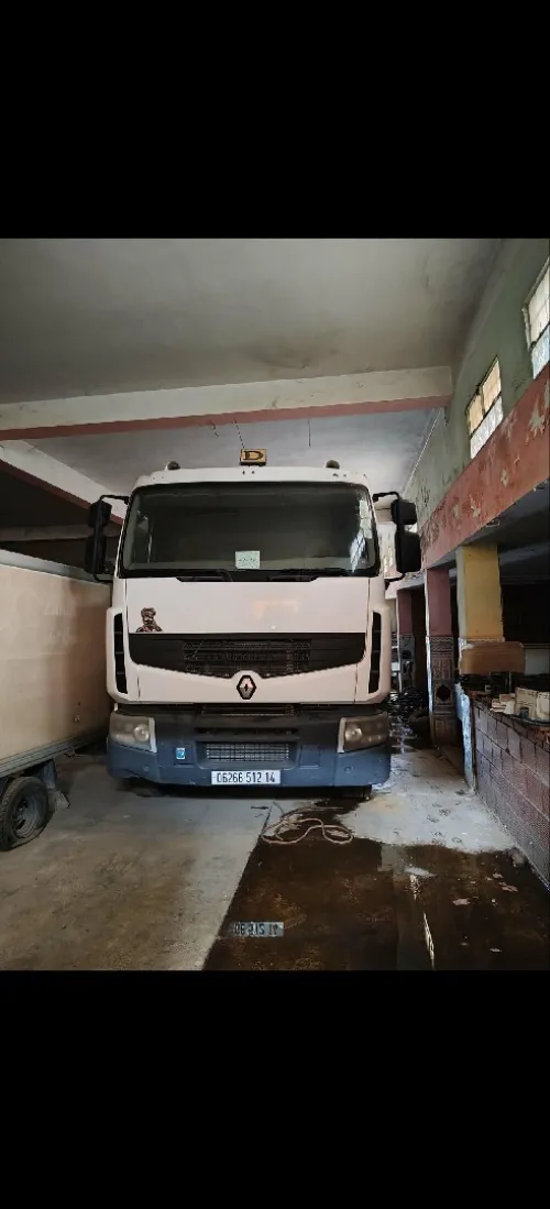 Renault Premium 2012