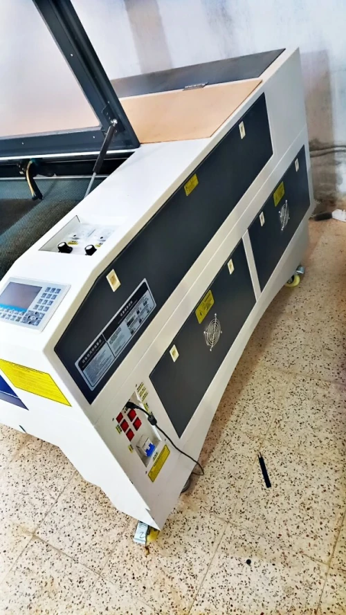 Machine a laser