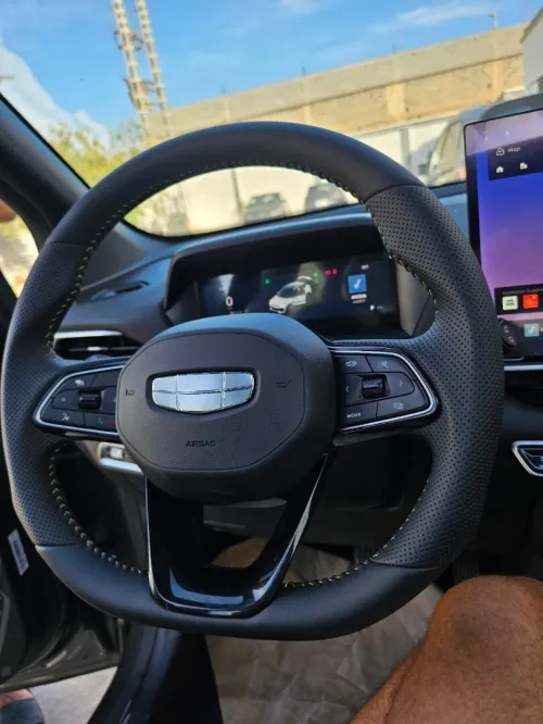 Geely Coolray 2025 
