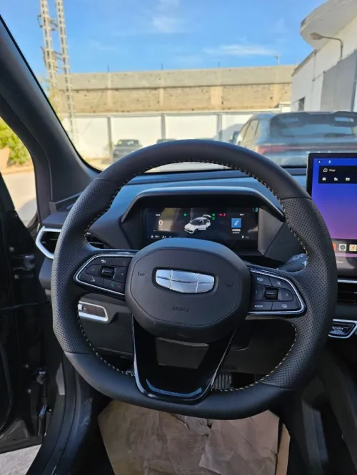 Geely Coolray 2025 