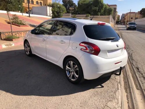 Peugeot 208 2014 Allure