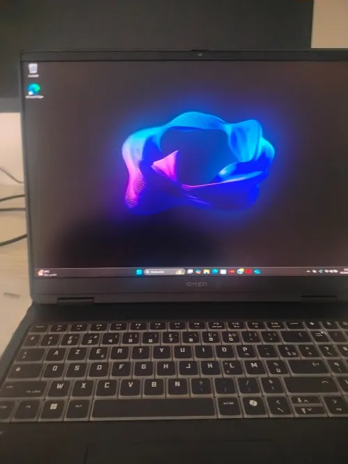 Omen 16 max laptop 5080 RTX et ultra 9 HX275 