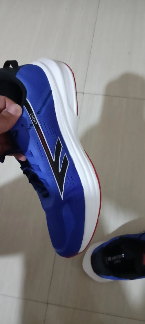 Hi Tec 43 حذاء رياضي ، chaussure de sport