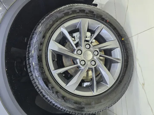 Geely Coolray 2025 
