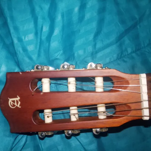 Guitare électro- classique