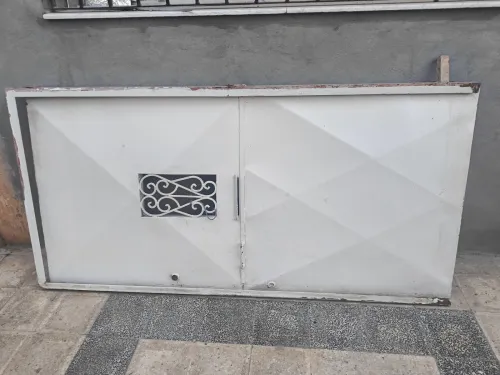 Porte en fer forgé