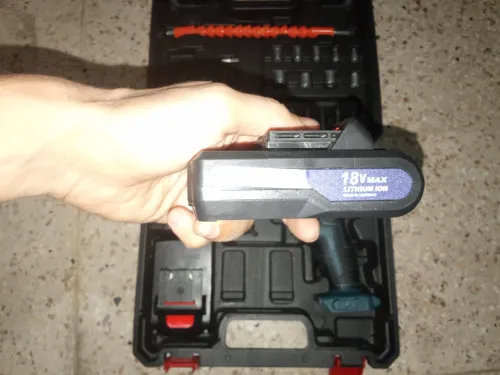   Perceuse BOSCH 13 MM +Perceuse HILTI BOSCH M+ Tronceneuse BOSCH 115 2CH+ Marteau Piquer BOSCH 38
