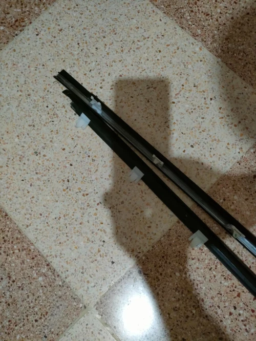 Lèche  vitre et baguettes Porte accent GLS noir