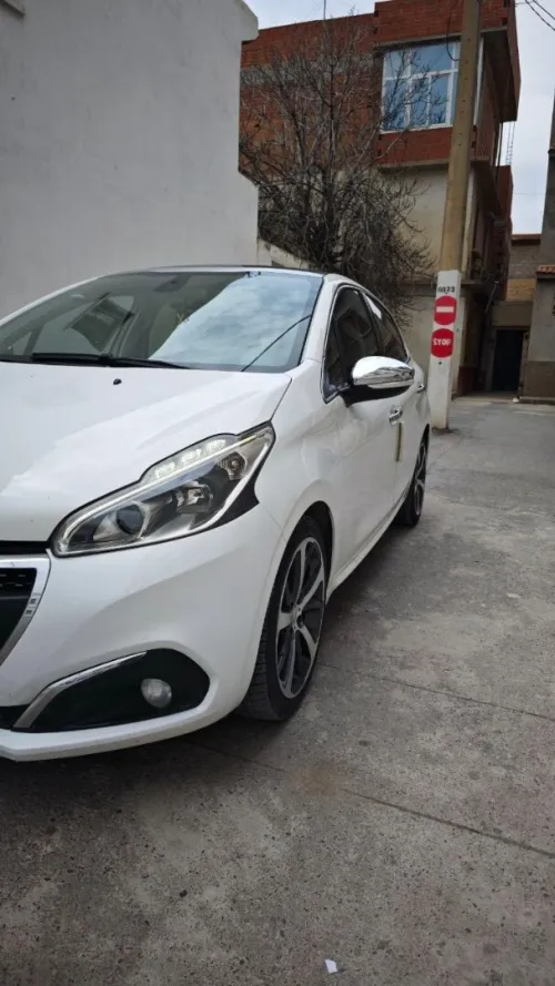 Peugeot 208 2019 Allure Facelift