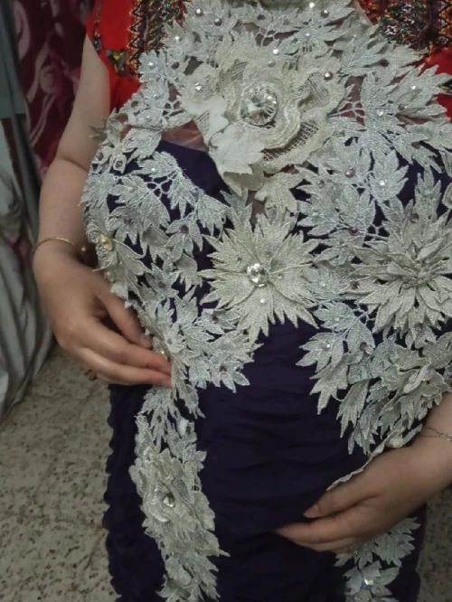 Tasdira bonne occasion :  caftan doré, robe de soirée mauve et djeba anabia rose clair
