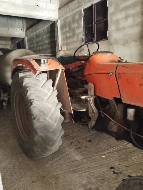 Tracteur agricole et remorque 