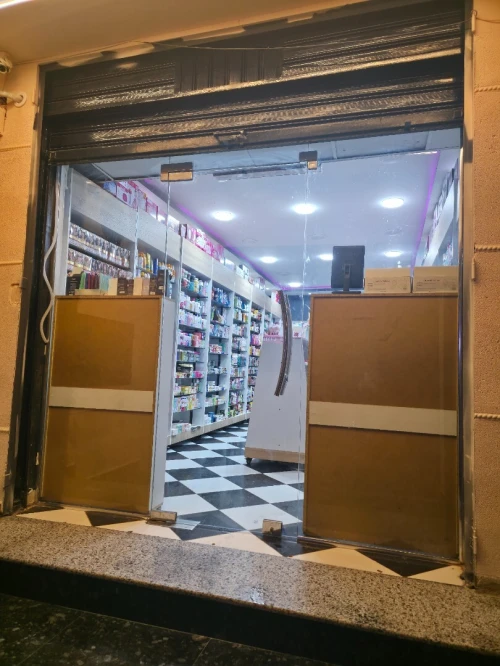 Vitrine En Verre 260*245 CM